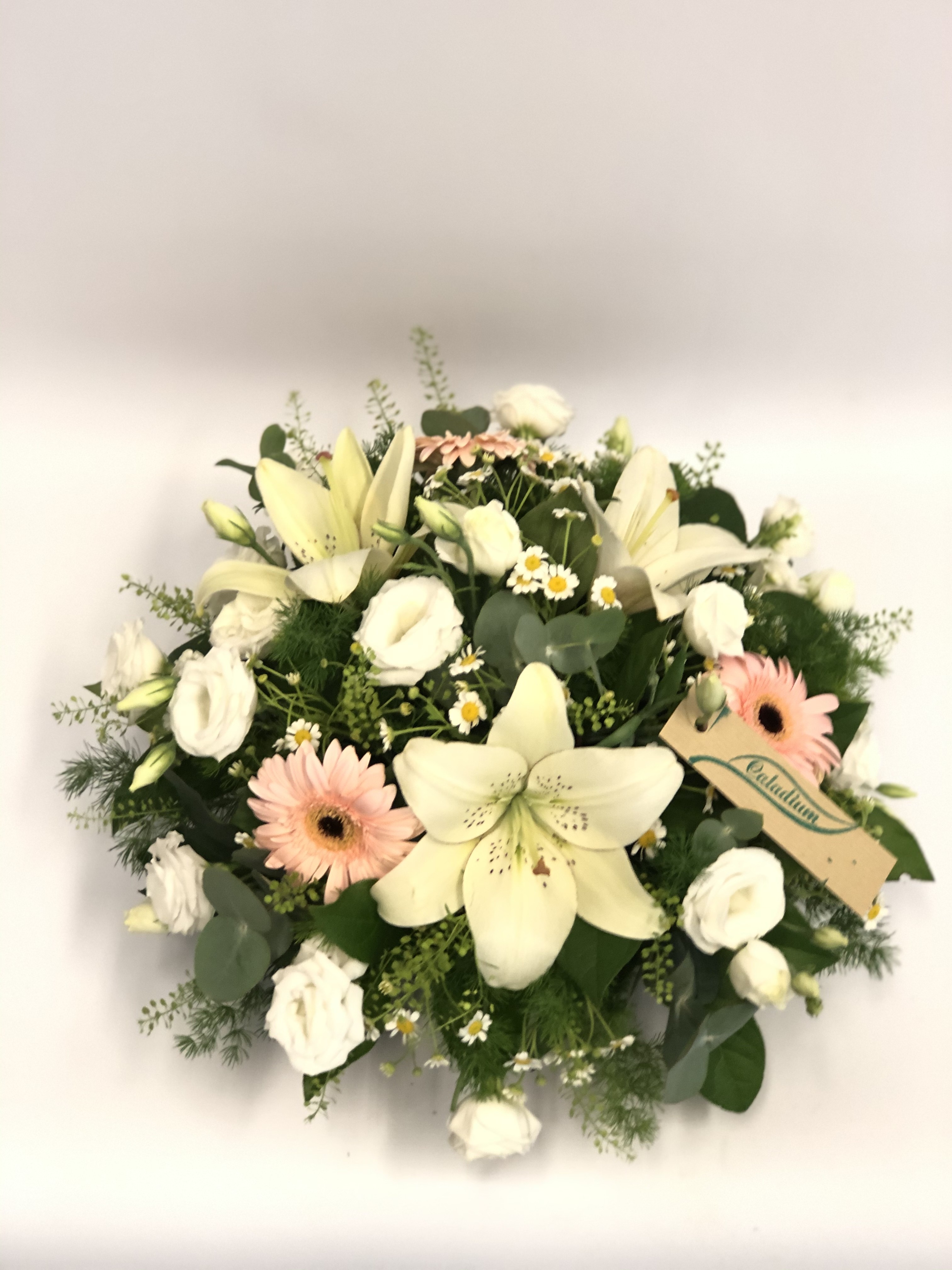Cesta de flores variada colores pastel - Floristería Caladium Cesta de flores variada colores pastel - Floristería Caladium
